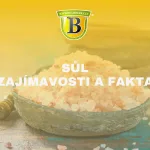 Ilustrační obrázek himalájské soli se žlutým pozadím